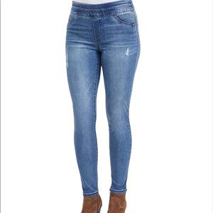 Wit & Wisdom Pull on Glider Ankle Length Distressed Denim jean